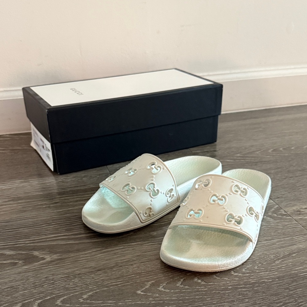Womens Gucci Great White Rubber Slides